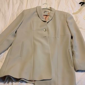 Women’s long lined blazer